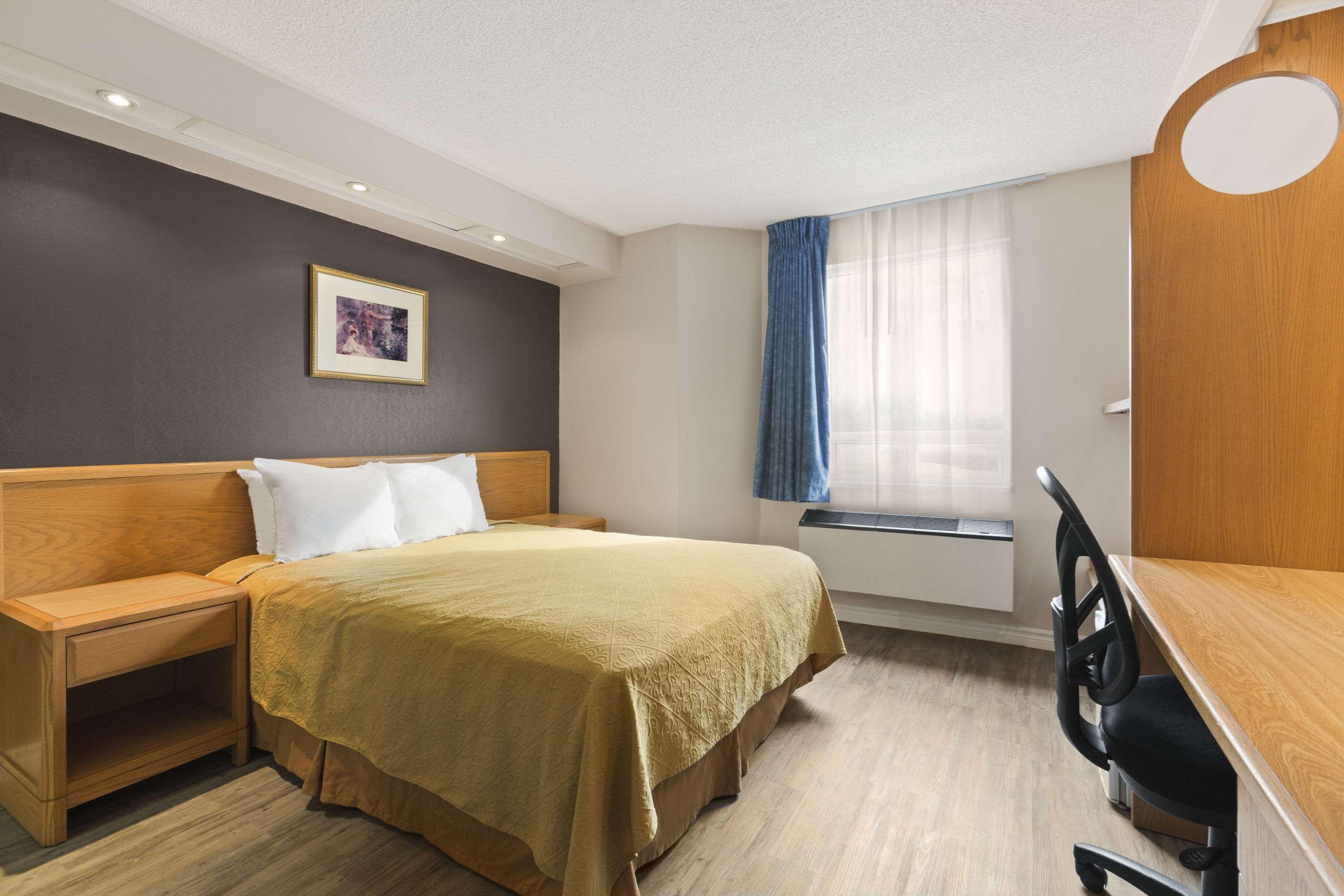 Spark By Hilton Brockville Bagian luar foto