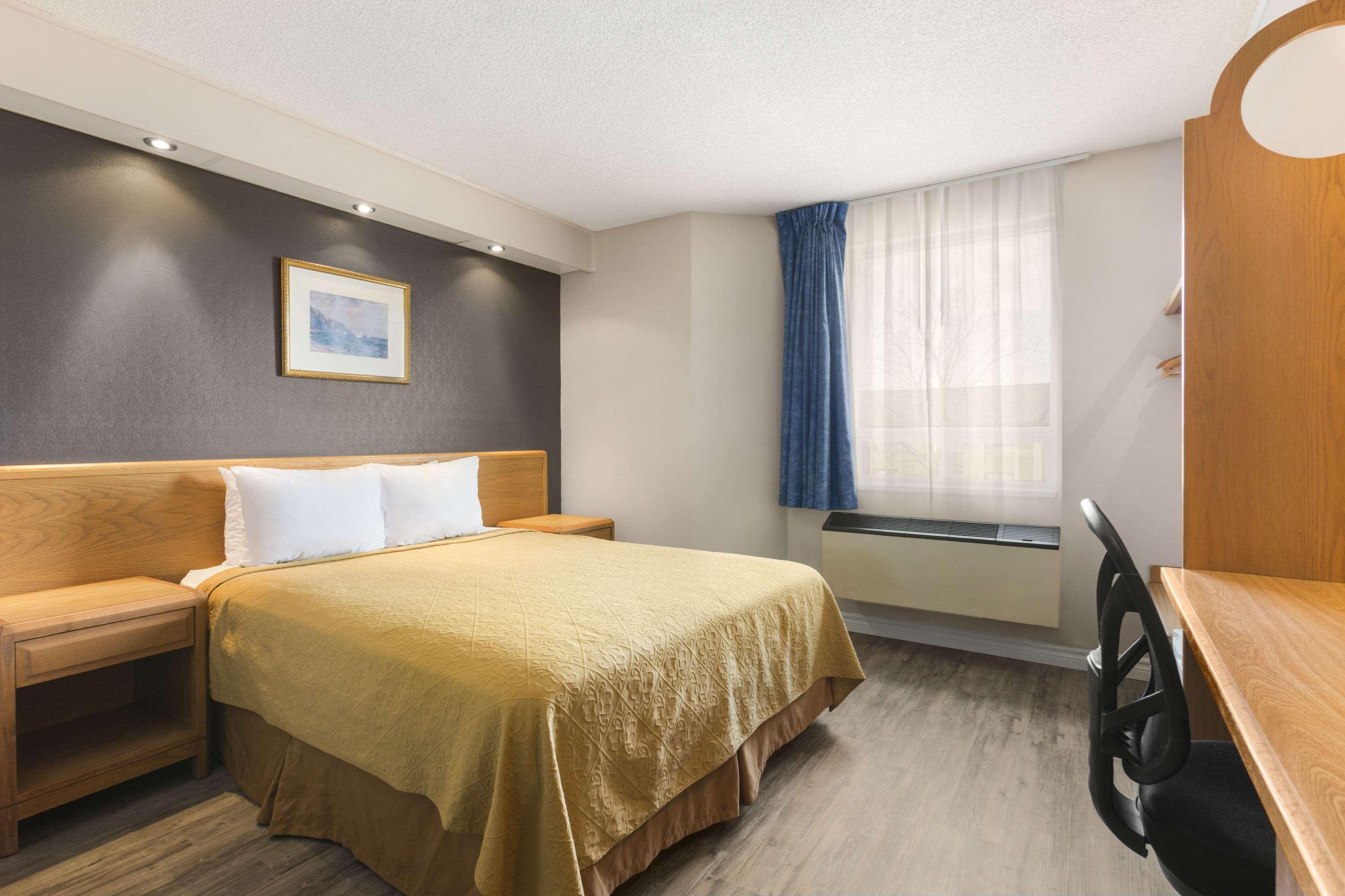Spark By Hilton Brockville Bagian luar foto