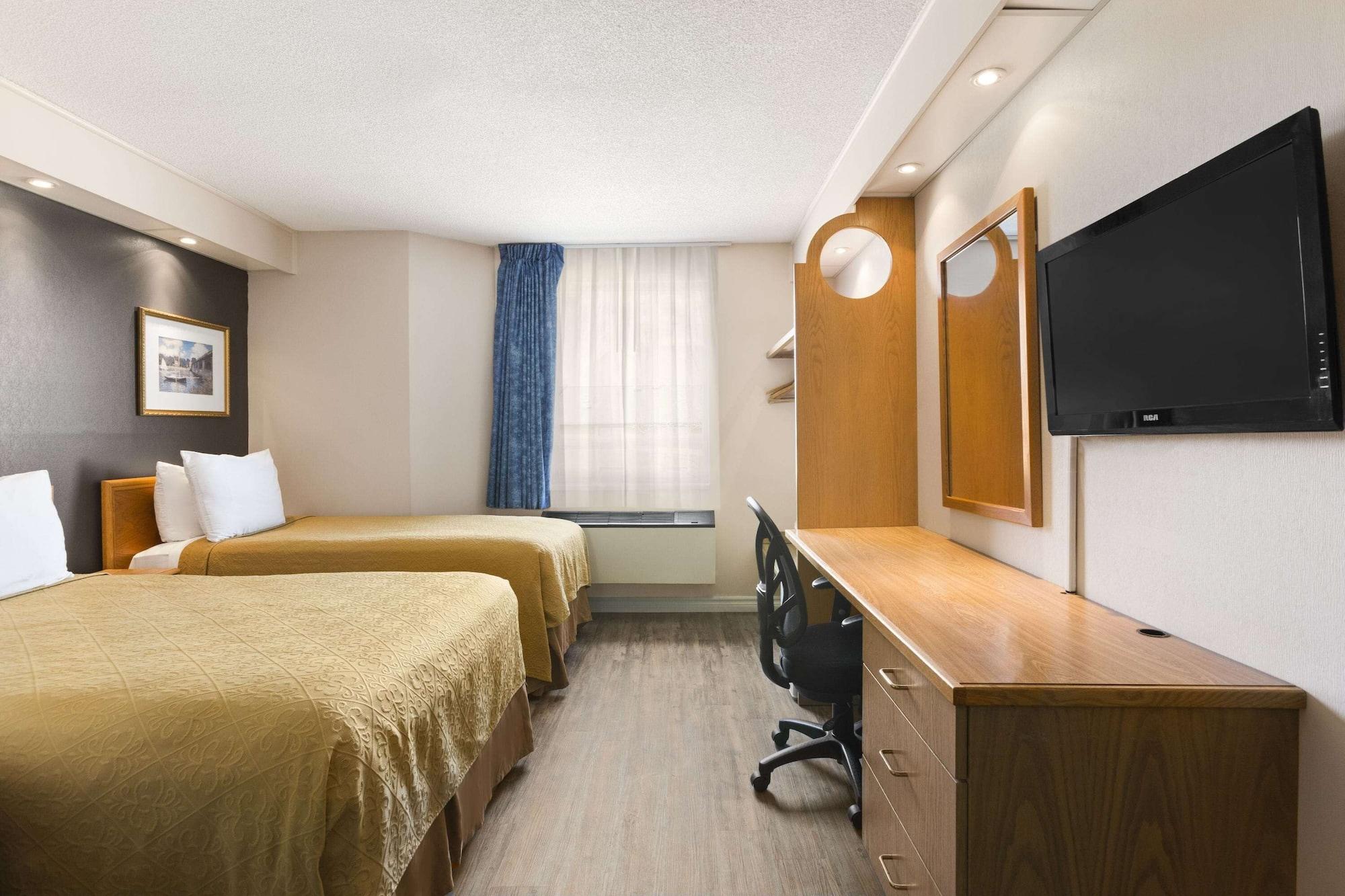 Spark By Hilton Brockville Bagian luar foto